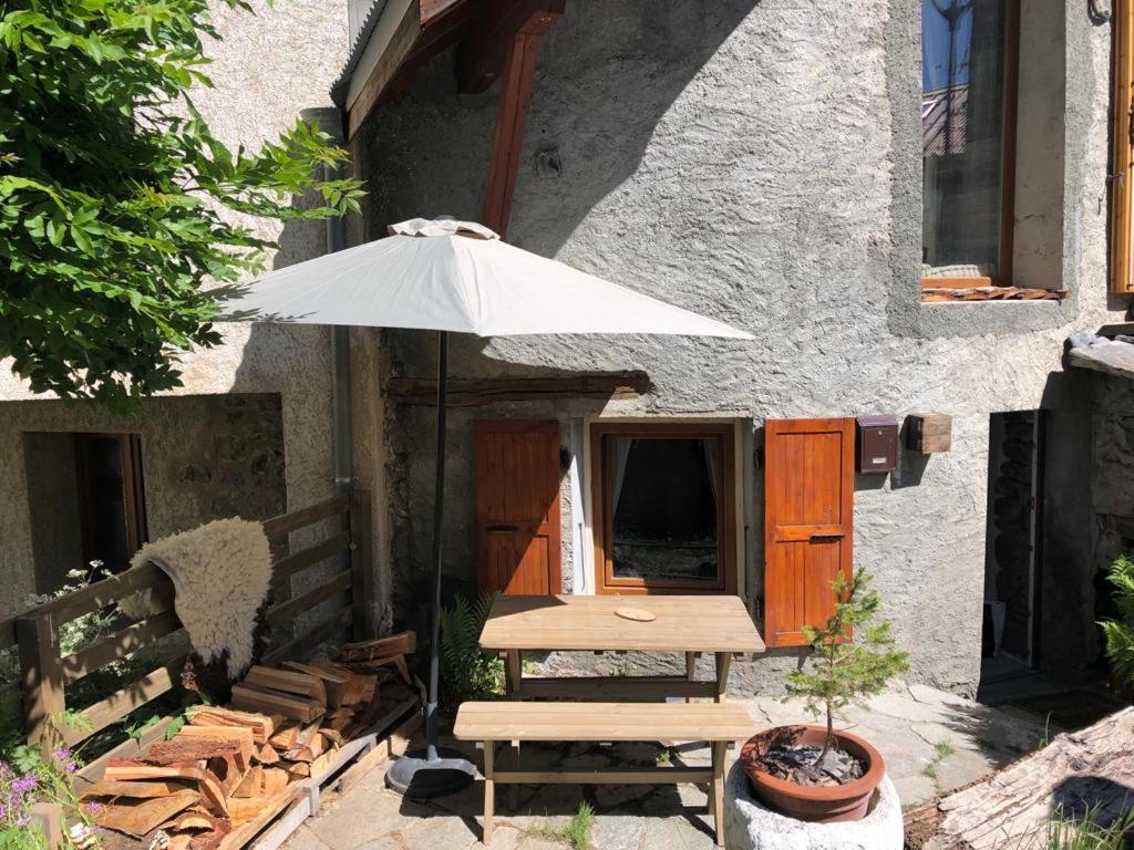 Mon Roc - Maison De Montagne Atypique Avec Vue La Grave Buitenkant foto